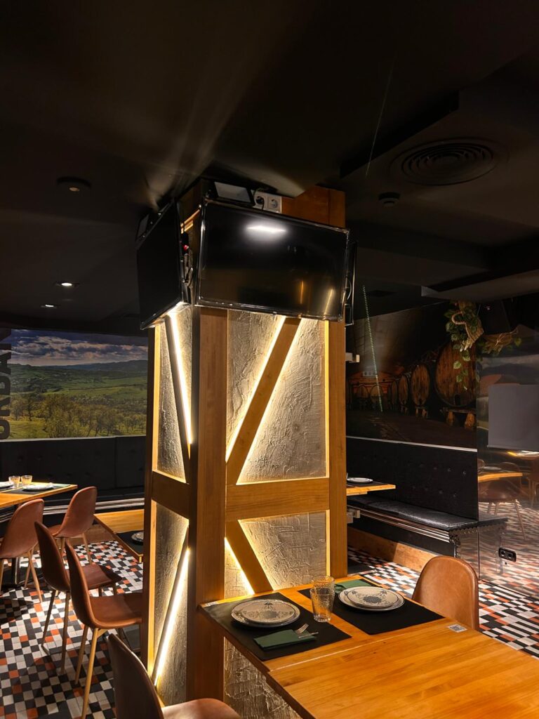 LED columnas comedor